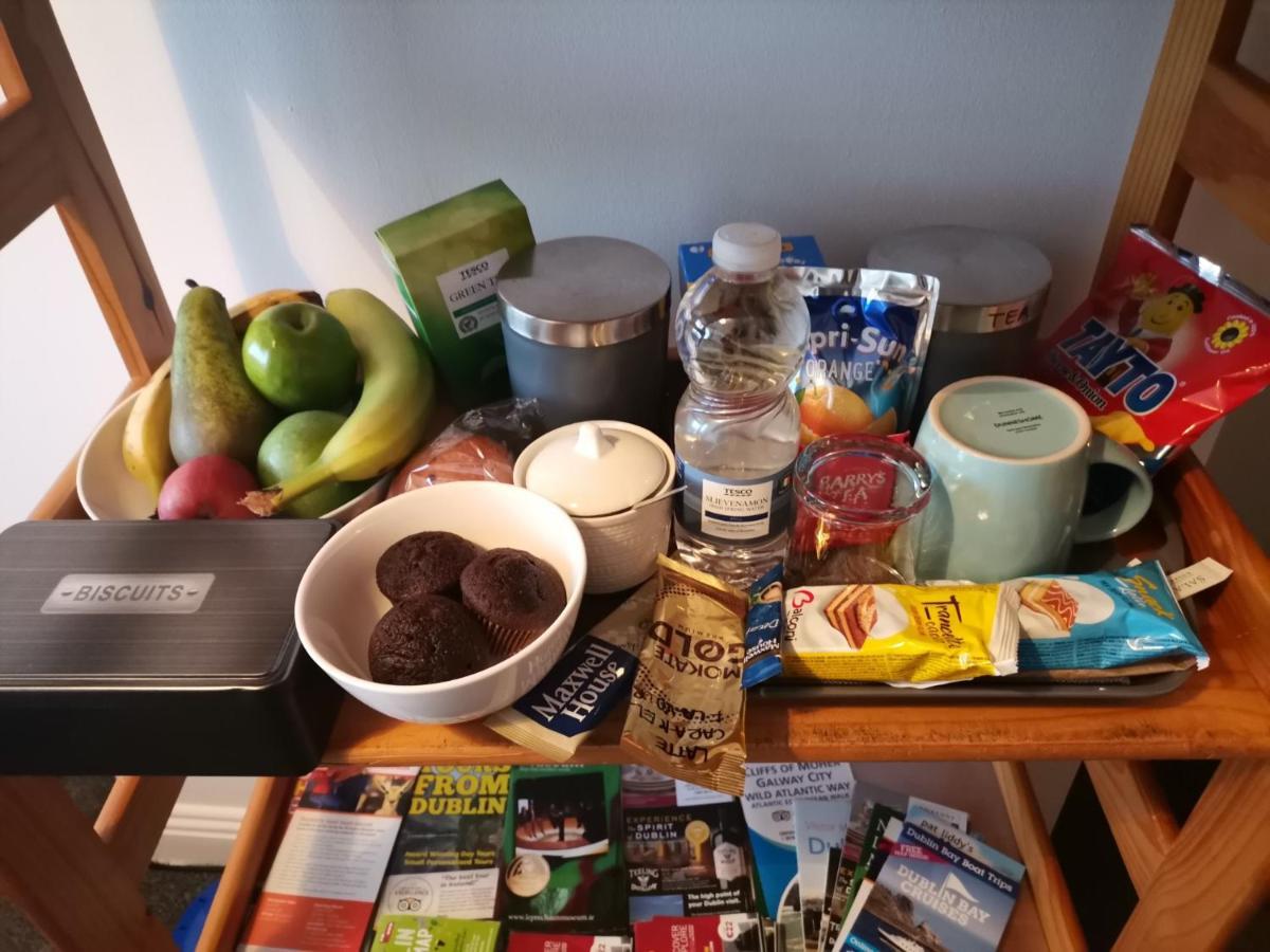 Bright And Cozy Room With Double Bed, Private Bathroom Not Ensuite, Breakfast To Go Dublin Eksteriør billede